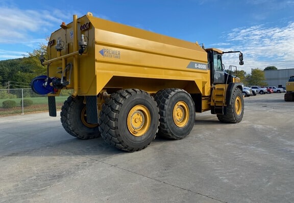 Deere 410E Water Truck - Photo 3