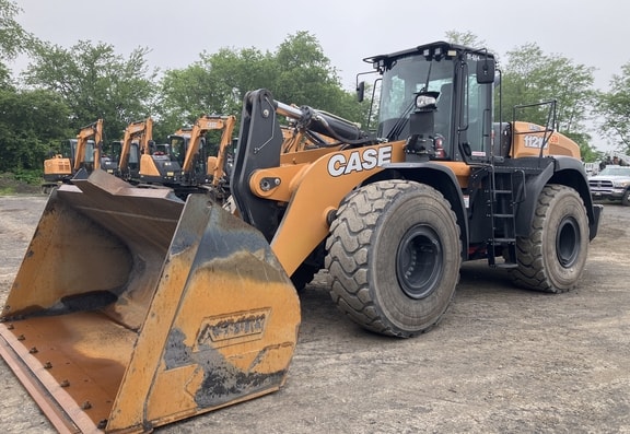 Case 1121G Wheel Loader - Photo 1