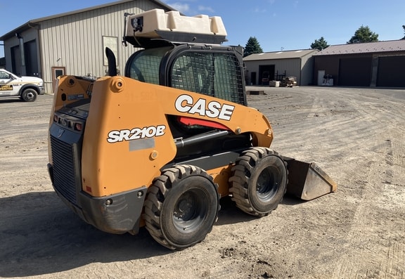 Case SR210B Skid Steer Loader - Photo 3