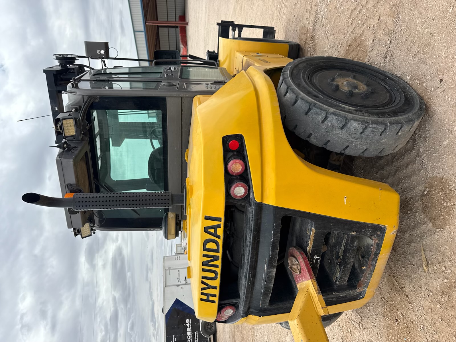 Hyundai 80D-9 - Photo 2