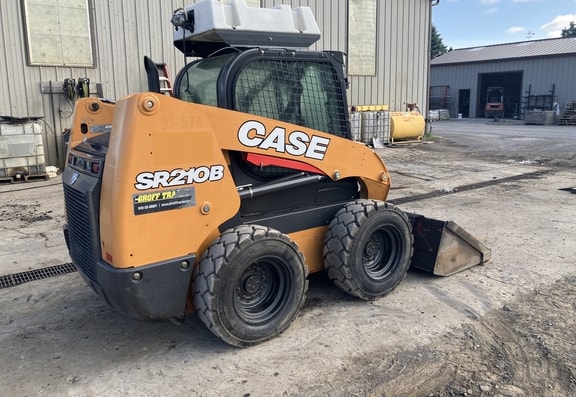 Case SR210B Skid Steer Loader - Photo 3