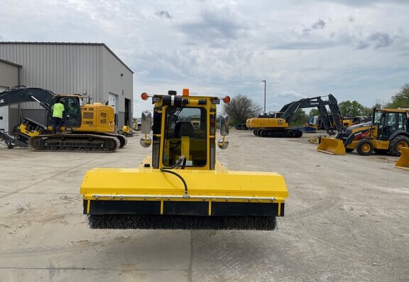 Superior SM74J Broom - Photo 2