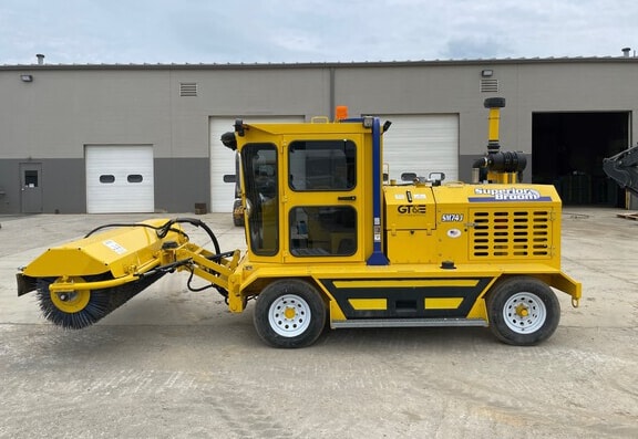 Superior SM74J Broom - Photo 4