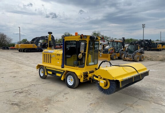 Superior SM74J Broom - Photo 1