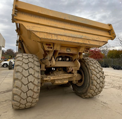 Deere 410E-II Articulating Dump Truck - Photo 4