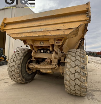 Deere 410E-II Articulating Dump Truck - Photo 3
