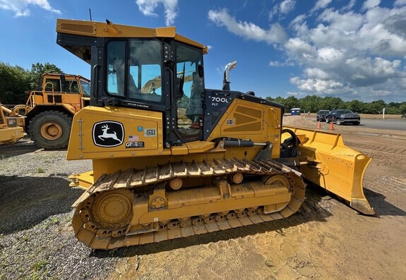 Deere 700L Dozer - Photo 1