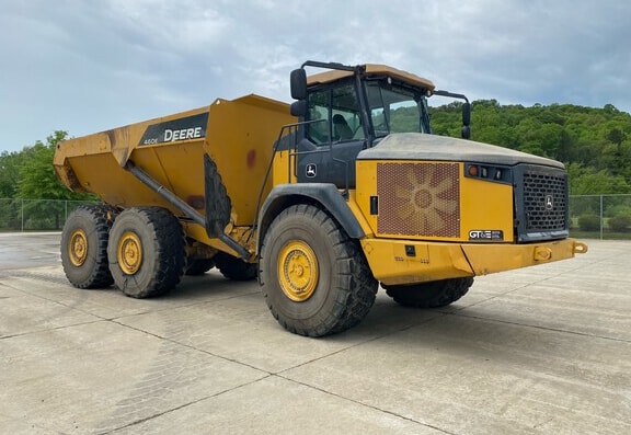 Deere 460E Articulating Dump Truck - Photo 1
