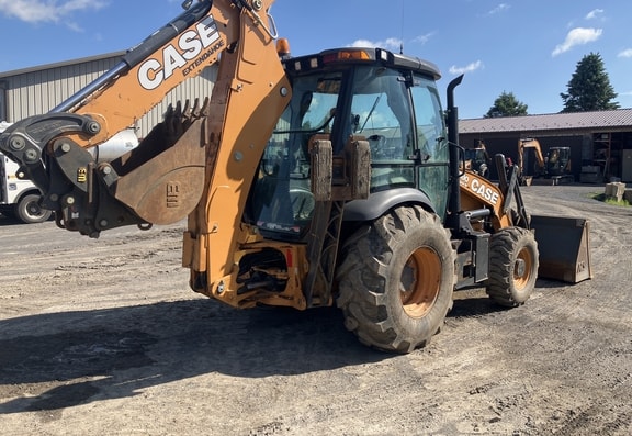 Case 580SN WT Backhoe - Photo 4