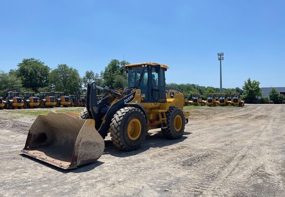 Deere 544P Wheel Loader - Photo 2