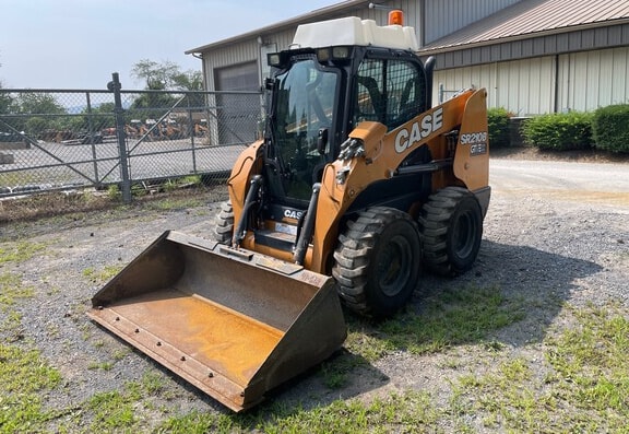 Case SR210B Skid Steer Loader - Photo 2