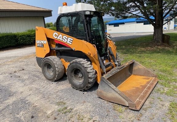 Case SR210B Skid Steer Loader - Photo 1
