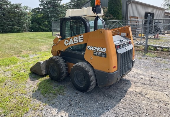 Case SR210B Skid Steer Loader - Photo 4