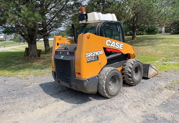 Case SR210B Skid Steer Loader - Photo 3