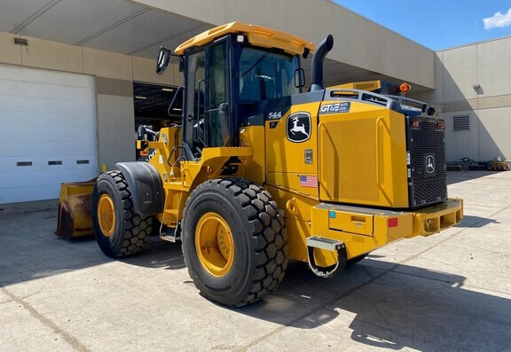 Deere 544P Wheel Loader - Photo 4