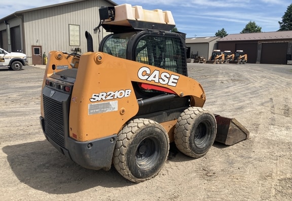 Case SR210B Skid Steer Loader - Photo 3