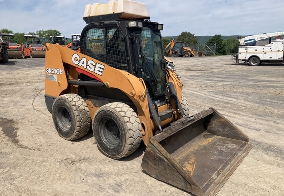 Case SR210B Skid Steer Loader - Photo 2