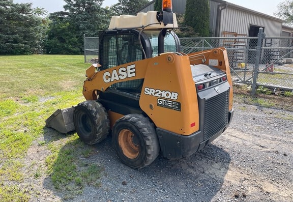 Case SR210B Skid Steer Loader - Photo 3