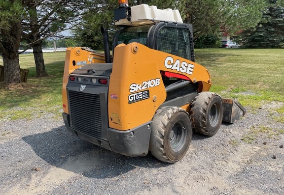 Case SR210B Skid Steer Loader - Photo 4
