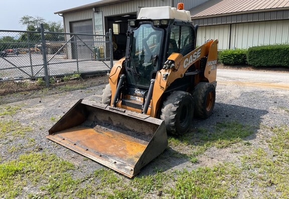 Case SR210B Skid Steer Loader - Photo 2