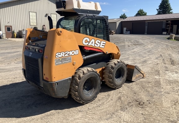 Case SR210B Skid Steer Loader - Photo 4