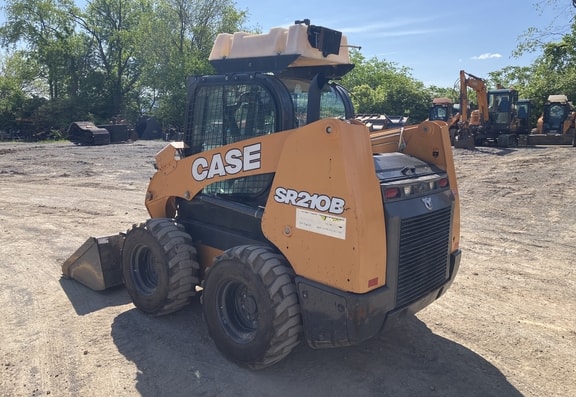 Case SR210B Skid Steer Loader - Photo 3