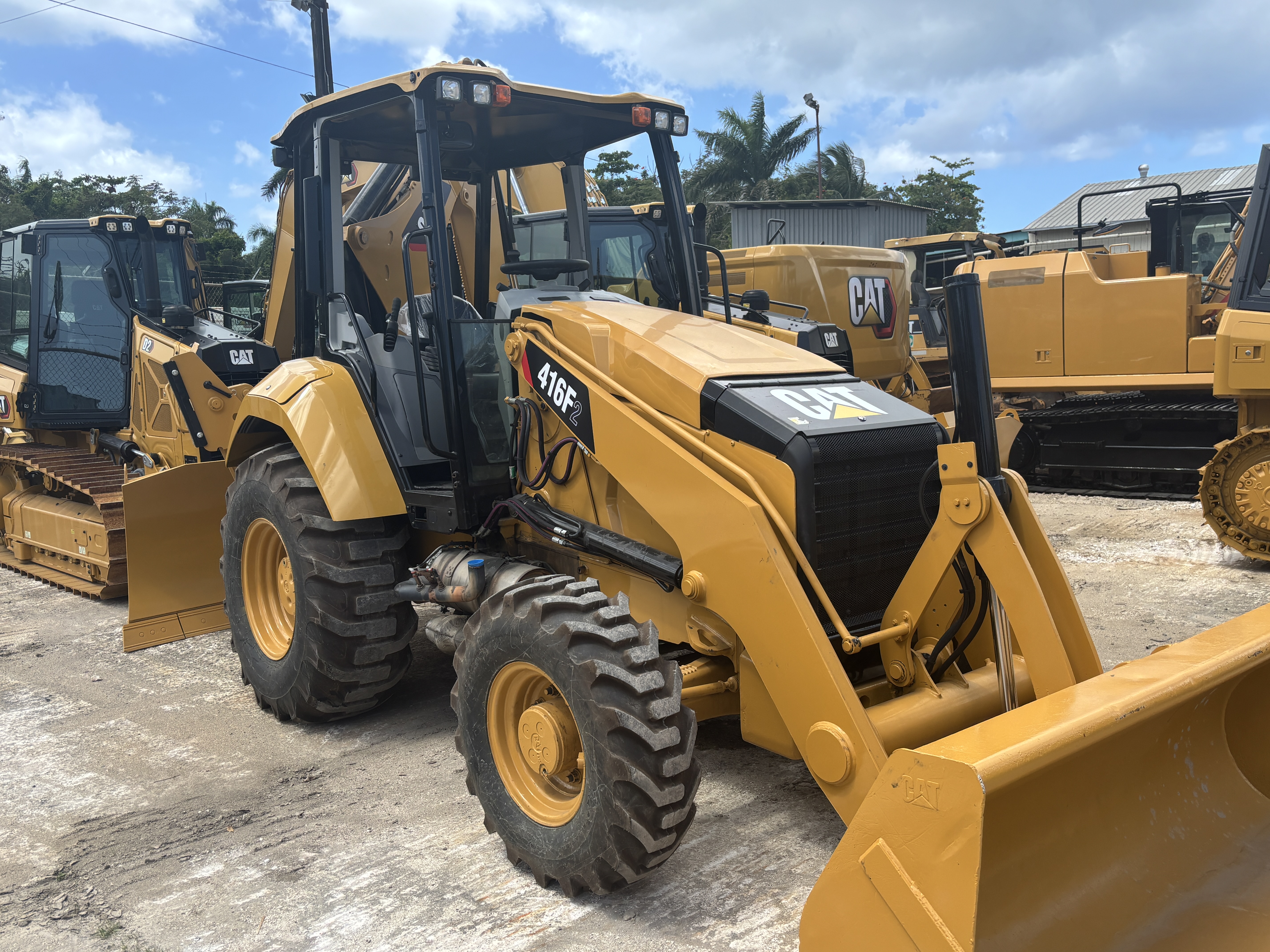 Caterpillar 416F2 AWD - Photo 3