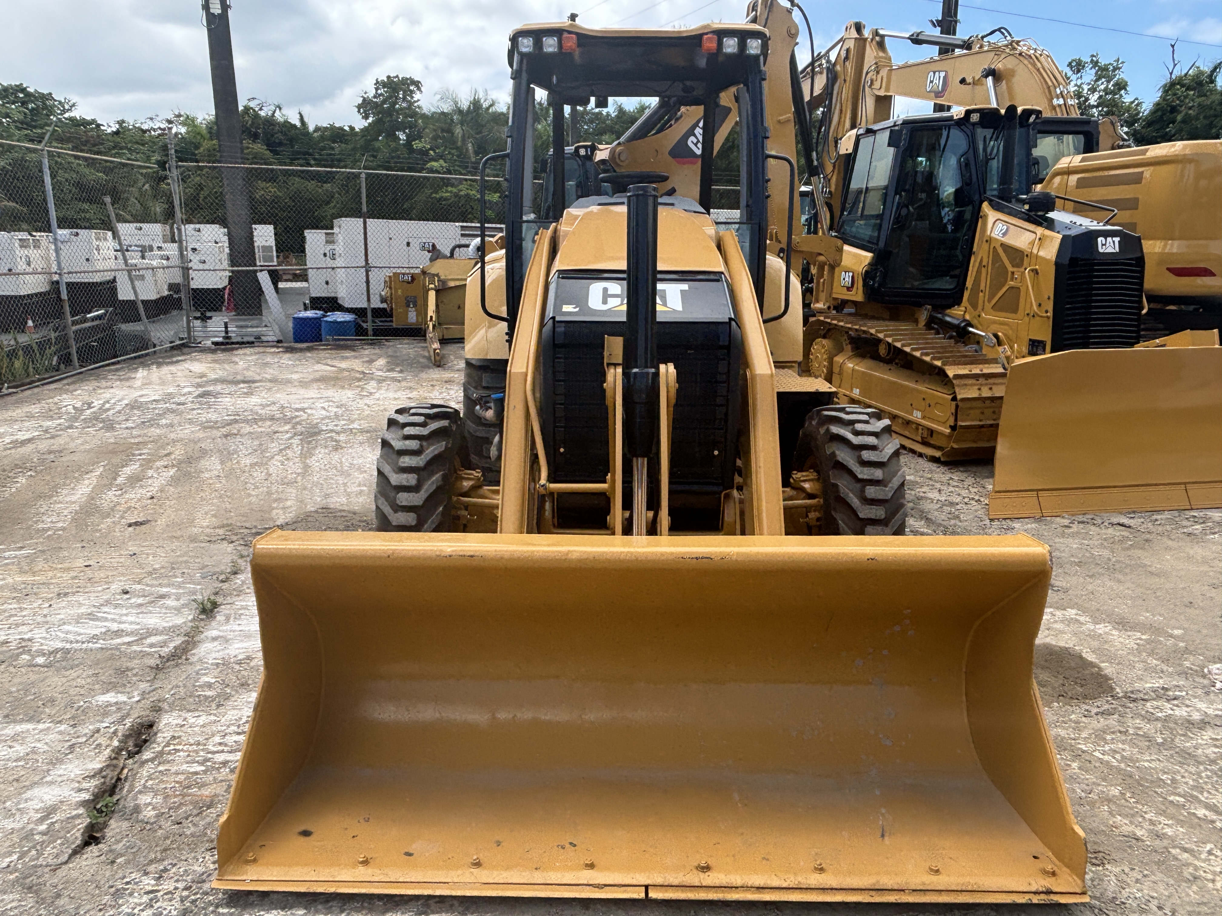 Caterpillar 416F2 AWD - Photo 2