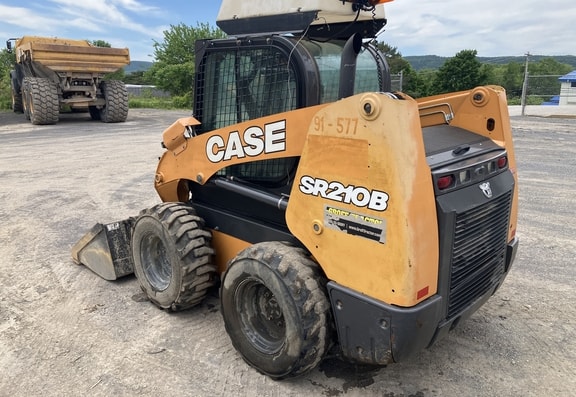 Case SR210B Skid Steer Loader - Photo 4
