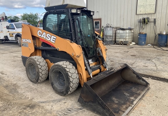 Case SR210B Skid Steer Loader - Photo 1