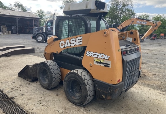 Case SR210B Skid Steer Loader - Photo 3