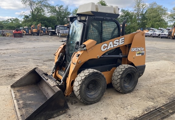 Case SR210B Skid Steer Loader - Photo 2