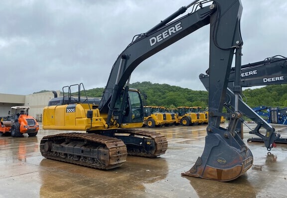 Deere 300G LC Excavator - Photo 1