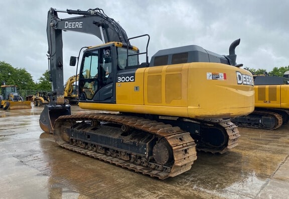 Deere 300G LC Excavator - Photo 3