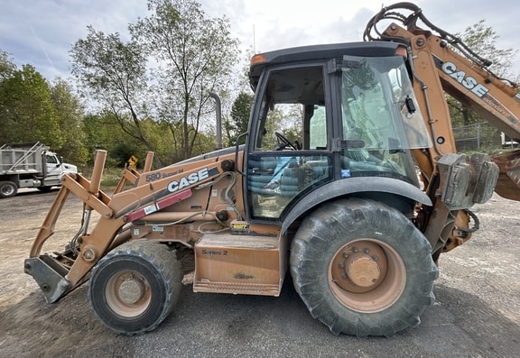 Case 580SM2 Backhoe - Photo 3