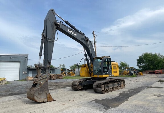 Deere 345G LC Excavator - Photo 1