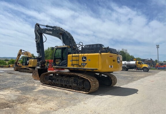 Deere 470P Excavator - Photo 3
