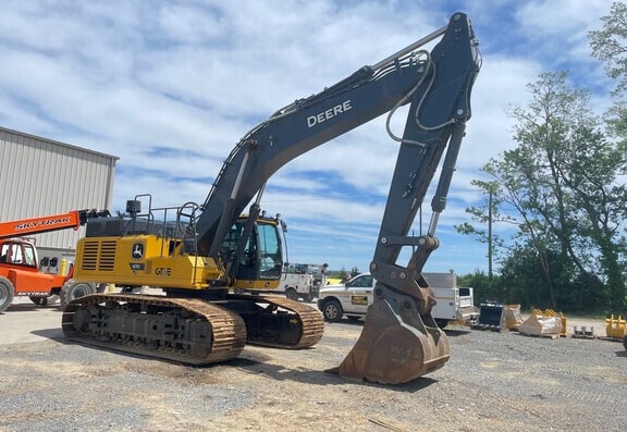 Deere 470P Excavator - Photo 1