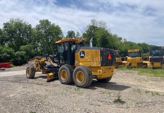 Deere 672G Motor Grader - Photo 4