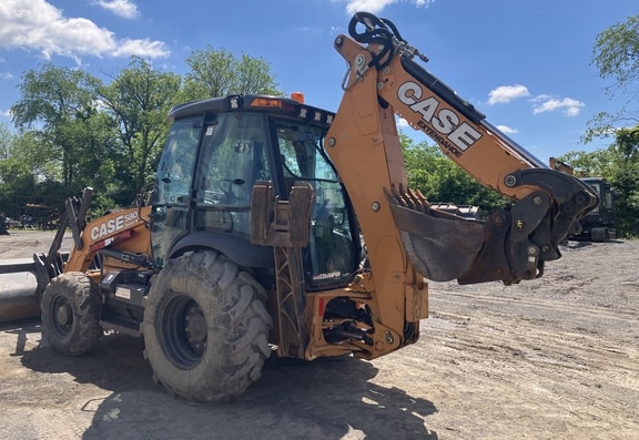 Case 580SN WT Backhoe - Photo 4