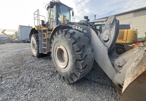 Deere 844K-III Wheel Loader - Photo 2