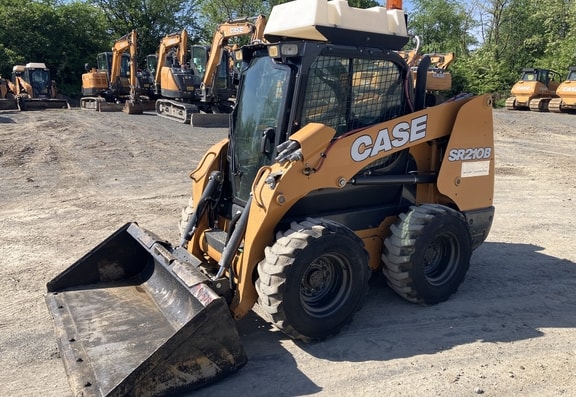 Case SR210B Skid Steer Loader - Photo 2