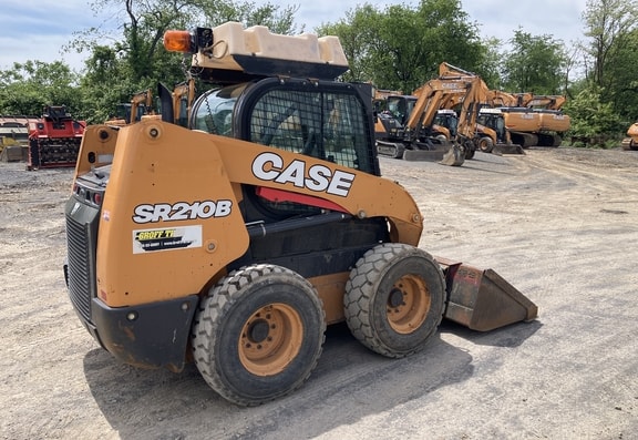 Case SR210B Skid Steer Loader - Photo 3