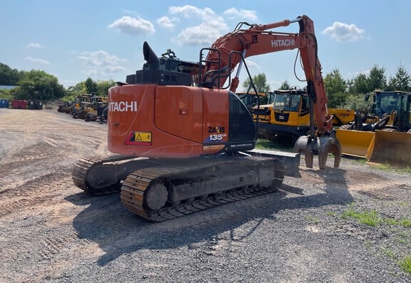 Hitachi ZX135 Excavator with Grapple & Blade - Photo 3