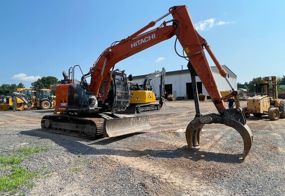 Hitachi ZX135 Excavator with Grapple & Blade - Photo 2