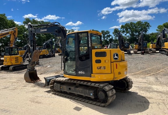 Deere 85G Excavator with Blade - Photo 4