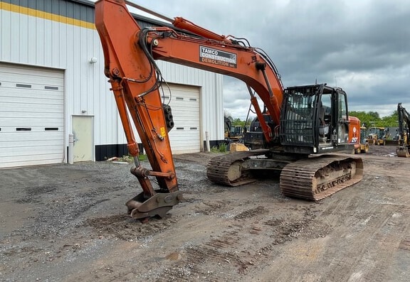Hitachi ZX1210 Excavator - Photo 2