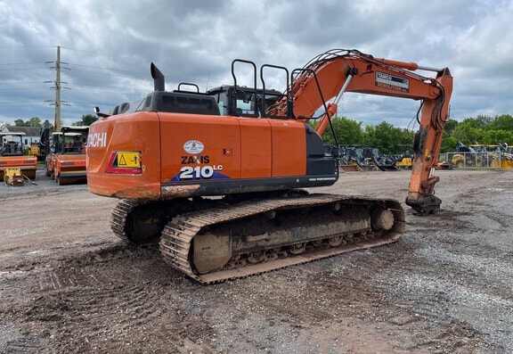 Hitachi ZX1210 Excavator - Photo 3