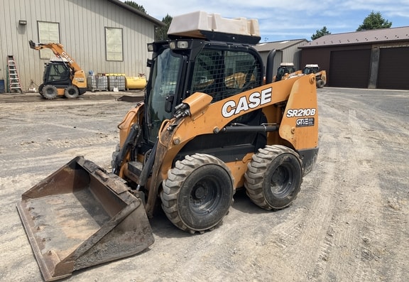 Case SR210B Skid Steer Loader - Photo 2