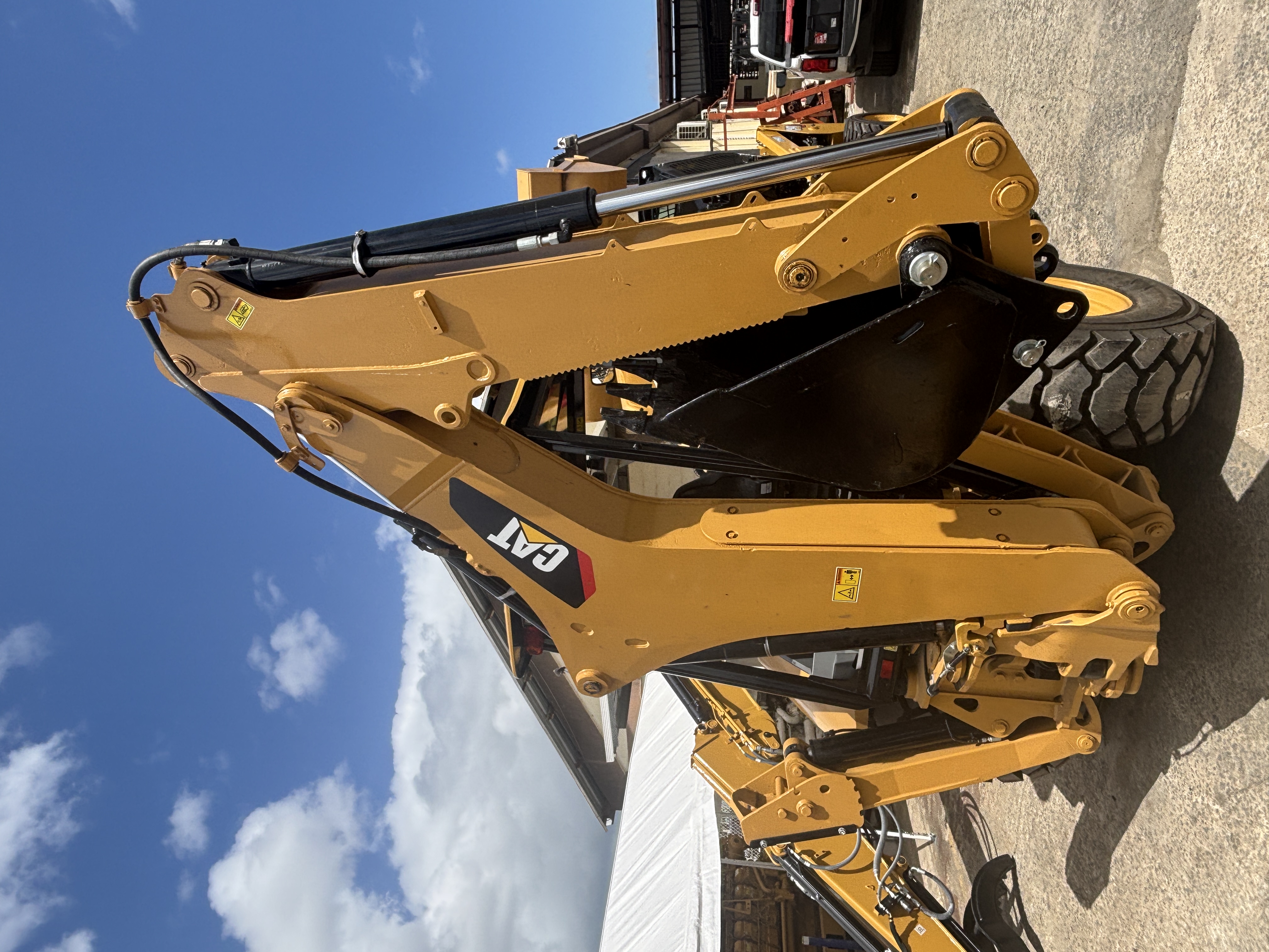 Caterpillar 416F2 AWD - Photo 3